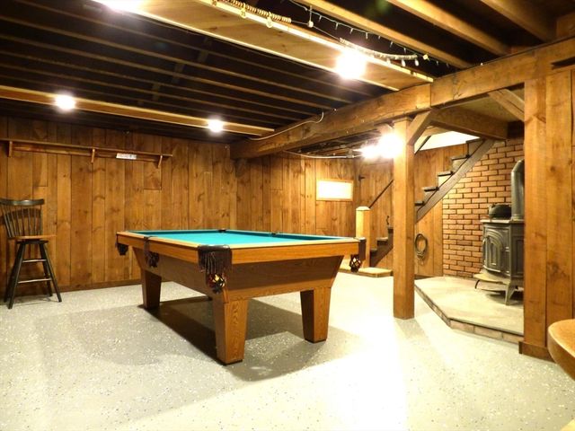 141 Barry St, Agawam, MA 01030