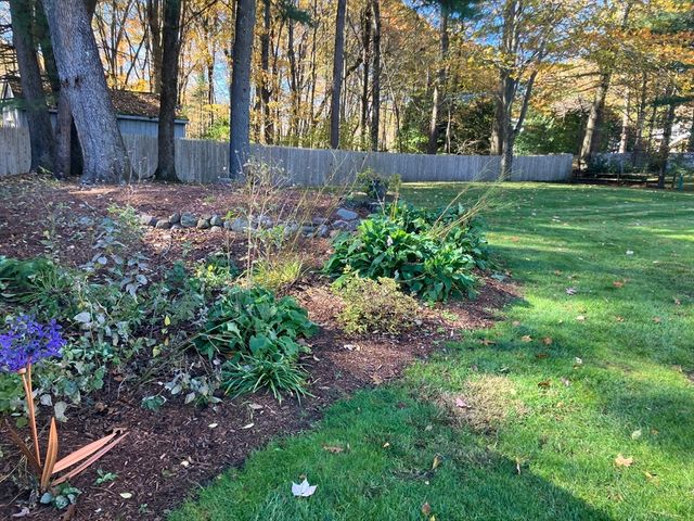 141 Barry St, Agawam, MA 01030