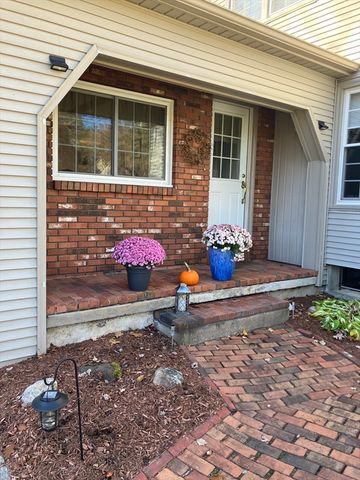 141 Barry St, Agawam, MA 01030