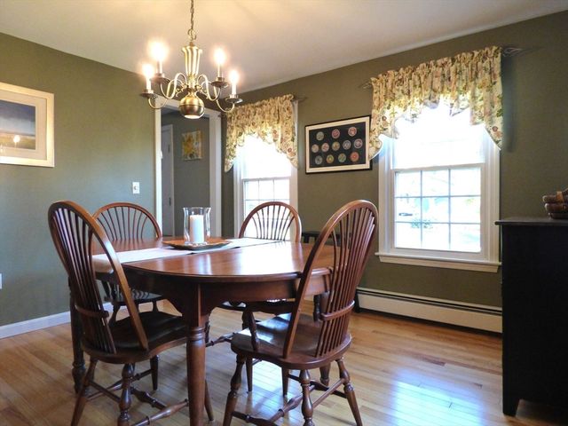 141 Barry St, Agawam, MA 01030