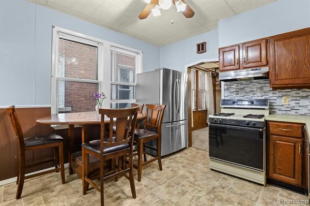 2633 Commor Street, Hamtramck, MI 48212