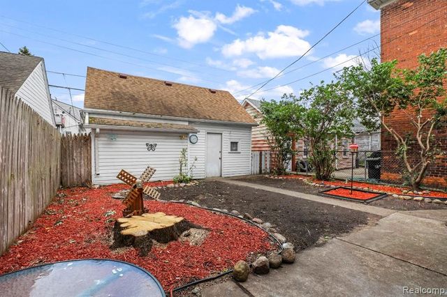 2633 Commor Street, Hamtramck, MI 48212