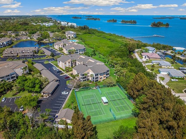 6165 S Mirror Lake Drive 106, Sebastian, FL 32958