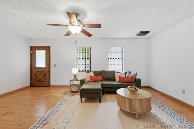 9650 E 460 Road N, Claremore, OK 74017