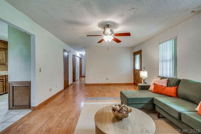 9650 E 460 Road N, Claremore, OK 74017
