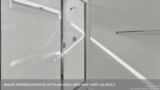 1005 VILLAGE RUN, Seguin, TX 78155