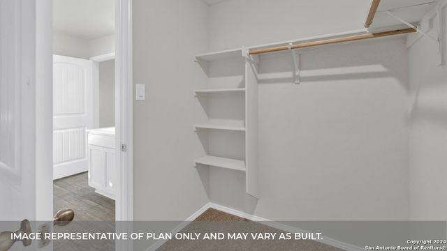 1005 VILLAGE RUN, Seguin, TX 78155