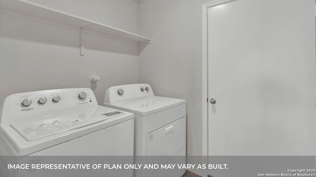 1005 VILLAGE RUN, Seguin, TX 78155