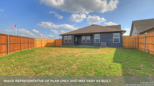 1005 VILLAGE RUN, Seguin, TX 78155