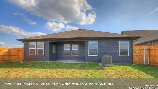 1005 VILLAGE RUN, Seguin, TX 78155