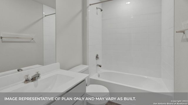 1005 VILLAGE RUN, Seguin, TX 78155