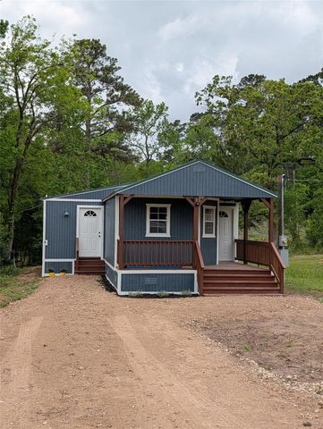 16 Walnut Lane, Riverside, TX 77320