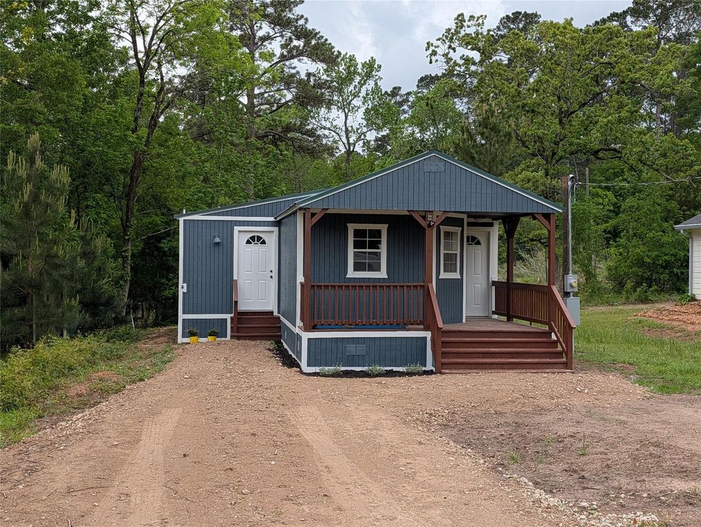 16 Walnut Lane, Riverside, TX 77320