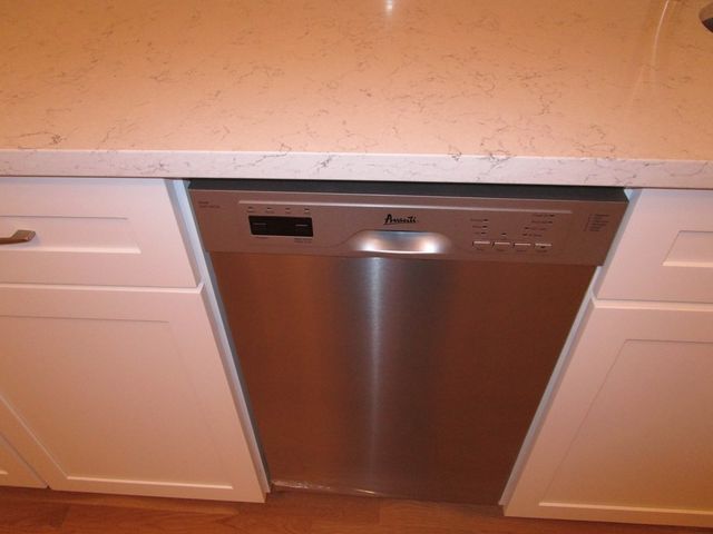 118 Riverway 12A, Boston, MA 02215