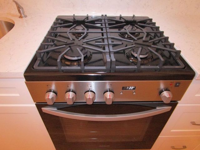 118 Riverway 12A, Boston, MA 02215