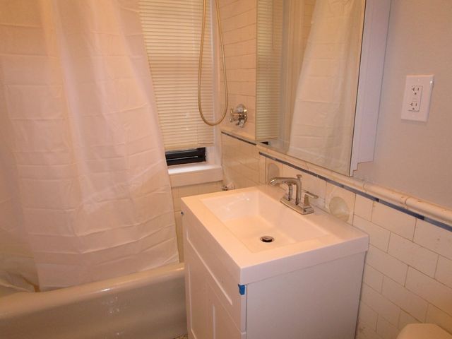 118 Riverway 12A, Boston, MA 02215