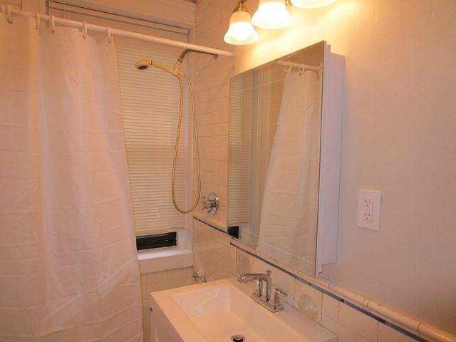 118 Riverway 12A, Boston, MA 02215