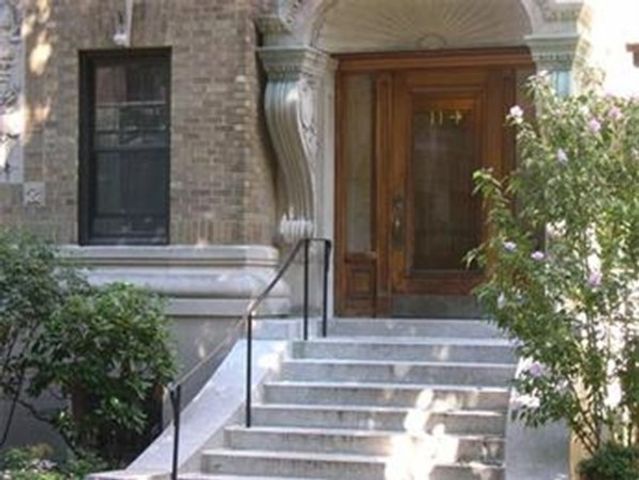 118 Riverway 12A, Boston, MA 02215