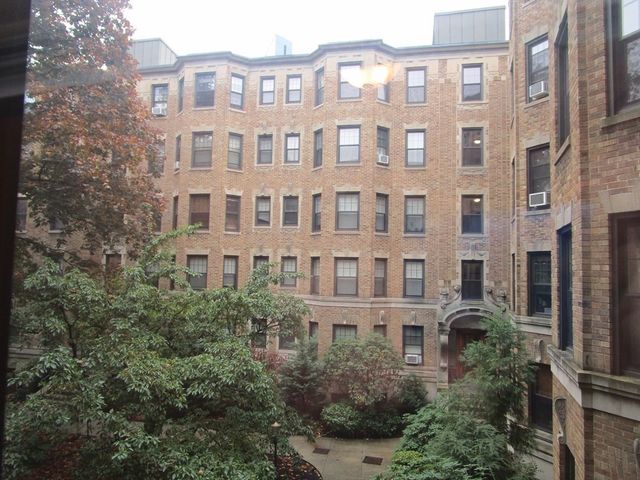 118 Riverway 12A, Boston, MA 02215