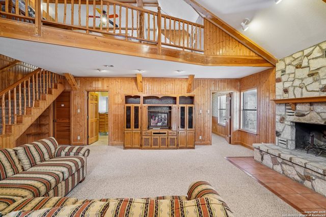 230 Cade Loop, Ingram, TX 78025