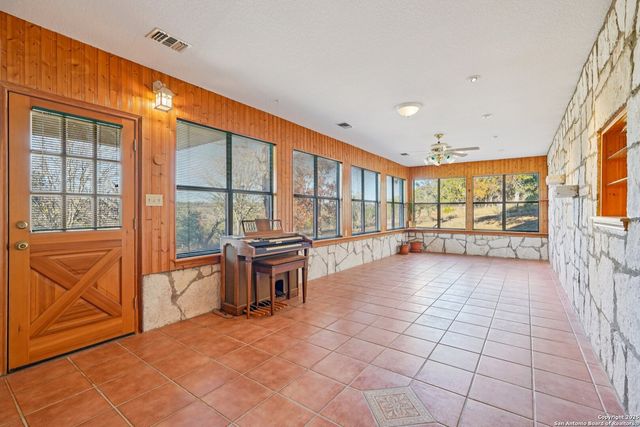 230 Cade Loop, Ingram, TX 78025