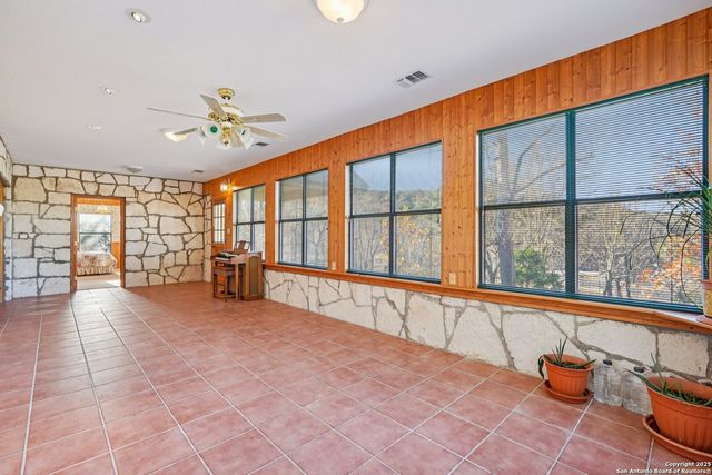 230 Cade Loop, Ingram, TX 78025