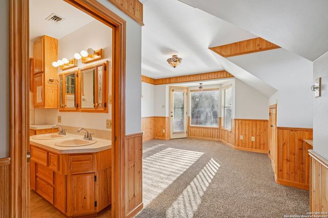 230 Cade Loop, Ingram, TX 78025