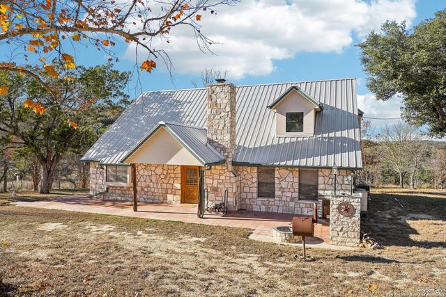 230 Cade Loop, Ingram, TX 78025