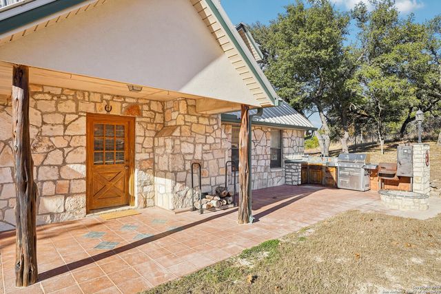 230 Cade Loop, Ingram, TX 78025