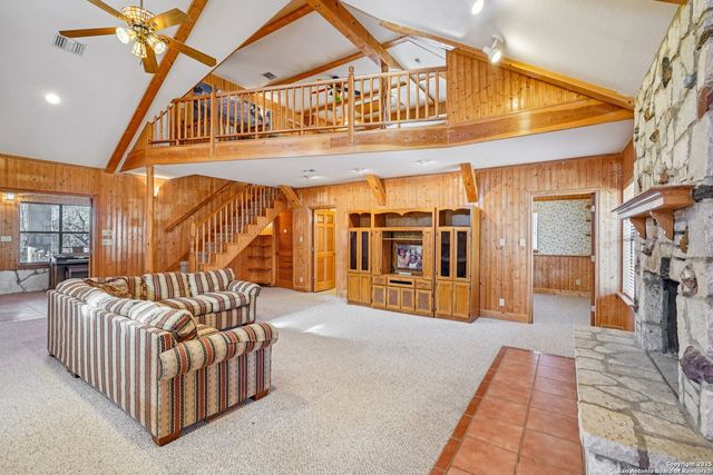 230 Cade Loop, Ingram, TX 78025