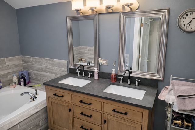26241 W Erin Isle, Channahon, IL 60410