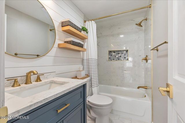 136 Sycamore Avenue, North Middletown, NJ 07748