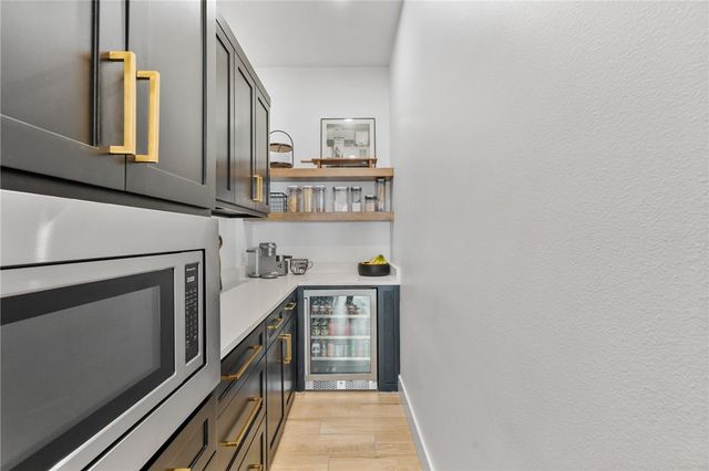 2009 Great Falls Dr, Corpus Christi, TX 78415