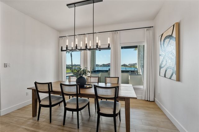 2009 Great Falls Dr, Corpus Christi, TX 78415