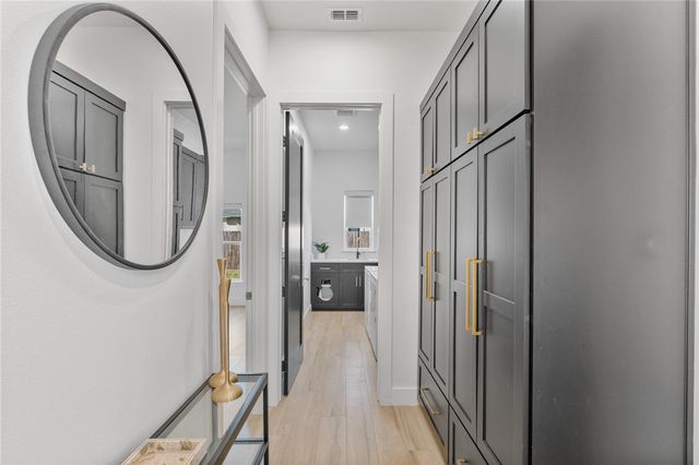 2009 Great Falls Dr, Corpus Christi, TX 78415