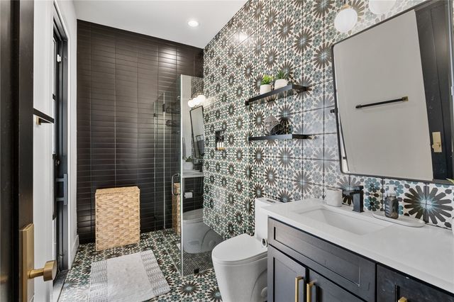 2009 Great Falls Dr, Corpus Christi, TX 78415