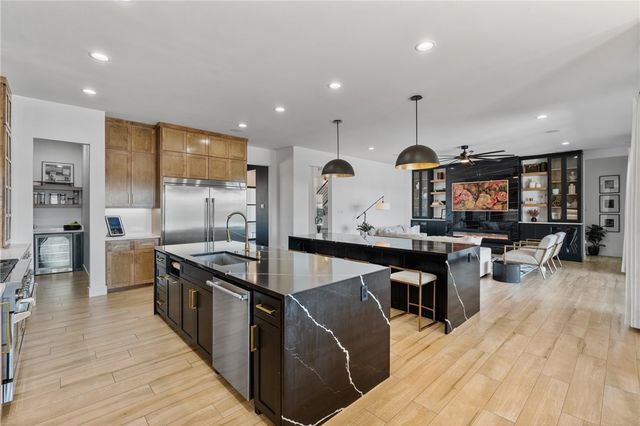 2009 Great Falls Dr, Corpus Christi, TX 78415