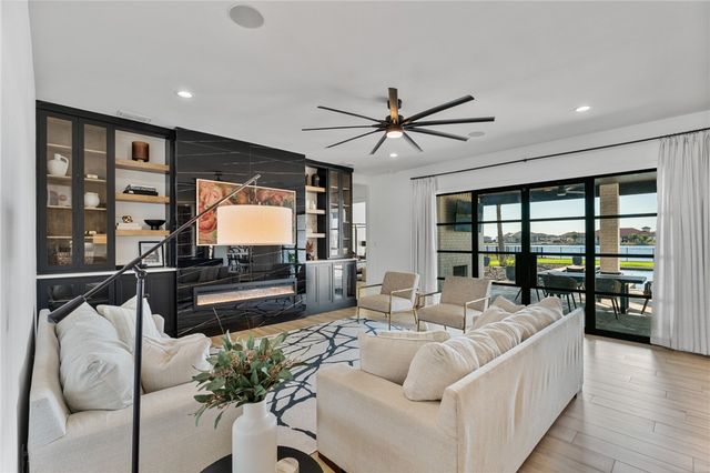 2009 Great Falls Dr, Corpus Christi, TX 78415