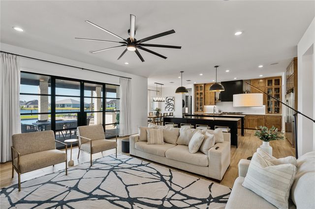 2009 Great Falls Dr, Corpus Christi, TX 78415