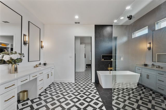 2009 Great Falls Dr, Corpus Christi, TX 78415