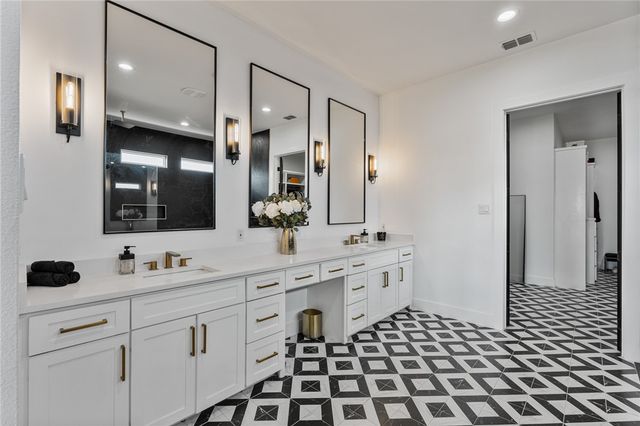 2009 Great Falls Dr, Corpus Christi, TX 78415