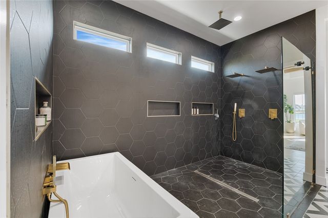 2009 Great Falls Dr, Corpus Christi, TX 78415