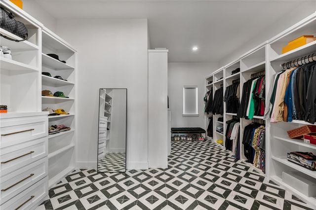 2009 Great Falls Dr, Corpus Christi, TX 78415