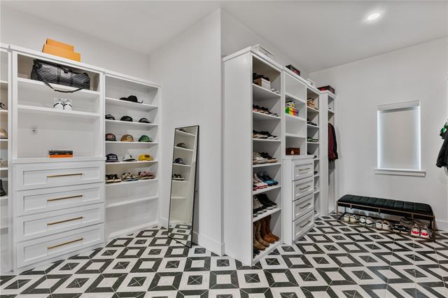 2009 Great Falls Dr, Corpus Christi, TX 78415