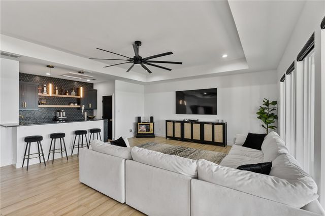 2009 Great Falls Dr, Corpus Christi, TX 78415