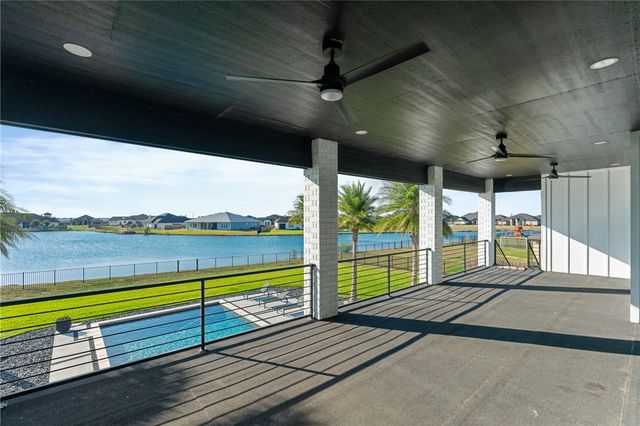 2009 Great Falls Dr, Corpus Christi, TX 78415