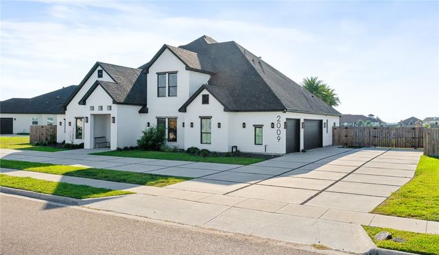 2009 Great Falls Dr, Corpus Christi, TX 78415