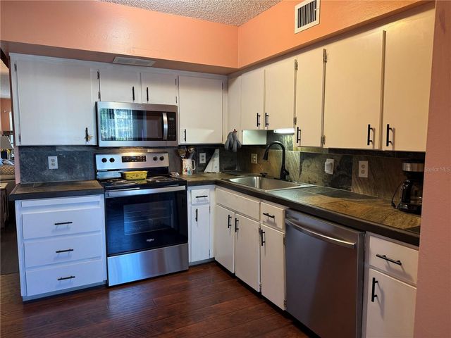 2402 ECUADORIAN WAY 10, Clearwater, FL 33763