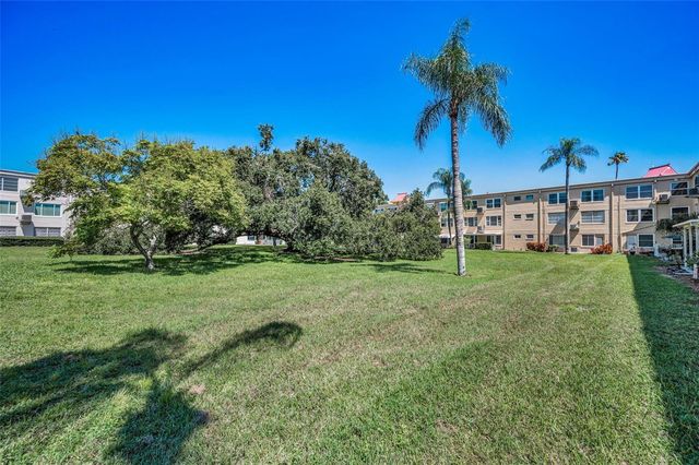 2402 ECUADORIAN WAY 10, Clearwater, FL 33763