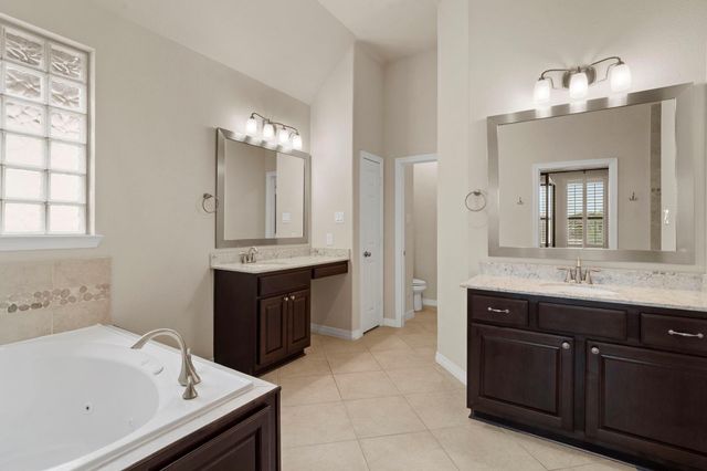 10206 Spring Shadows Park Circle, Houston, TX 77080
